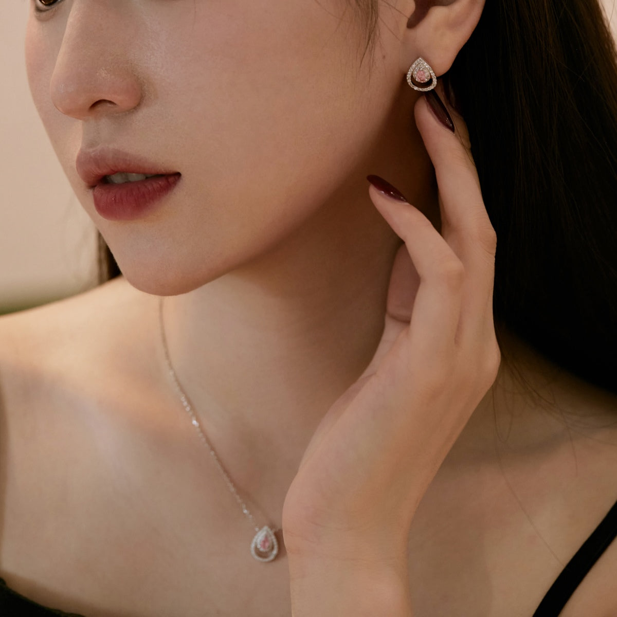 [Clara Jewels]Sparkling Delicate Water Drop Shape Daily Earrings