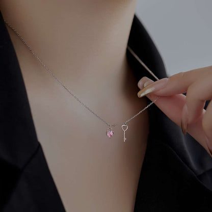 [Clara Jewels]Unique Heart Shape Key Pendent Necklace