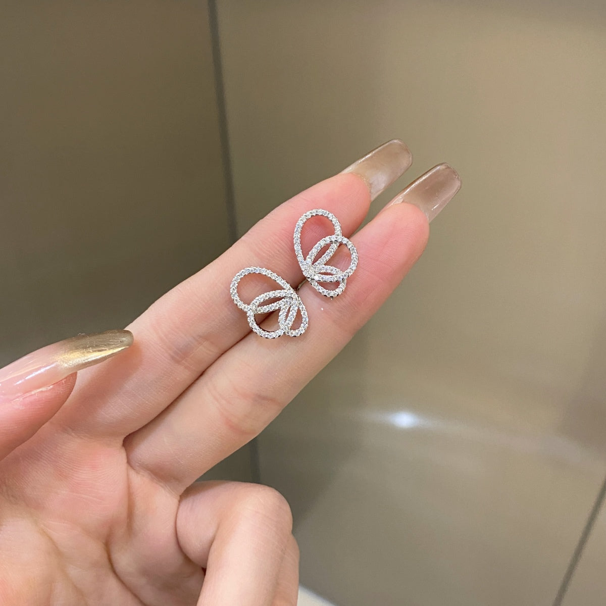 [Clara Jewels]Exquisite Butterfly Shape Earrings