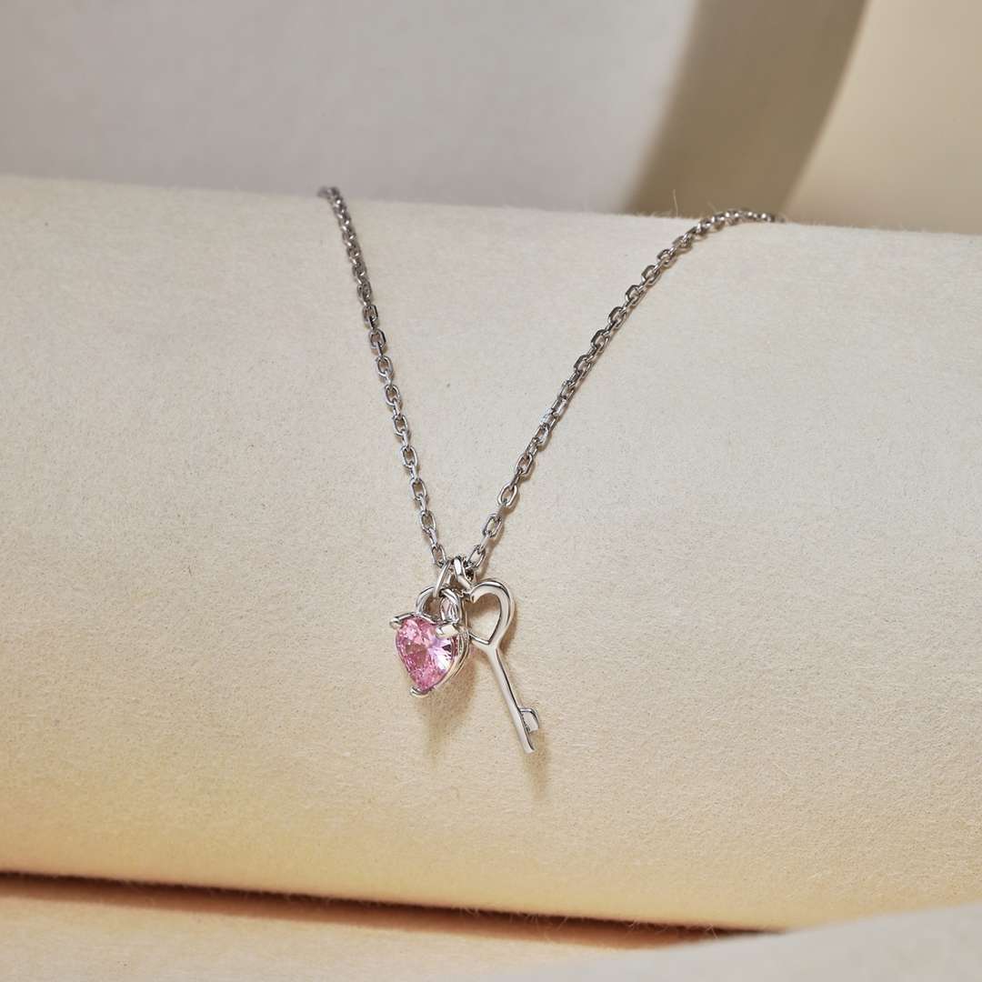 [Clara Jewels]Unique Heart Shape Key Pendent Necklace