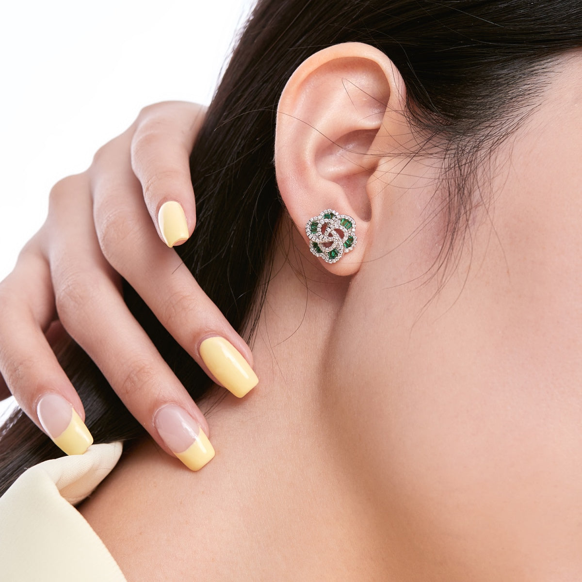 [Clara Jewels]Exquisite Flower Shape Daily Earrings