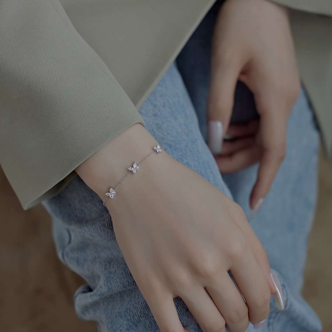[Clara Jewels]Radiant Butterfly Shape Necklace