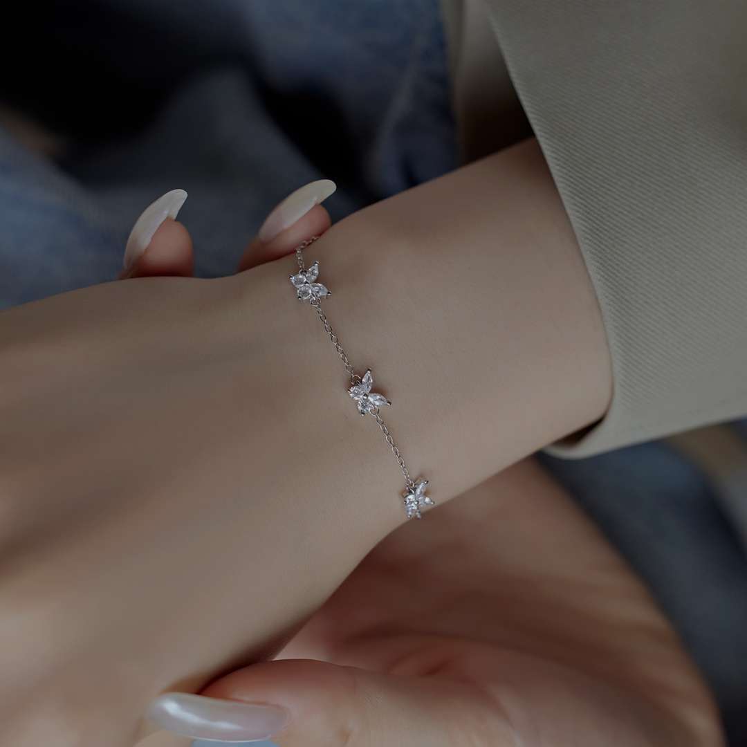 [Clara Jewels]Radiant Butterfly Shape Necklace