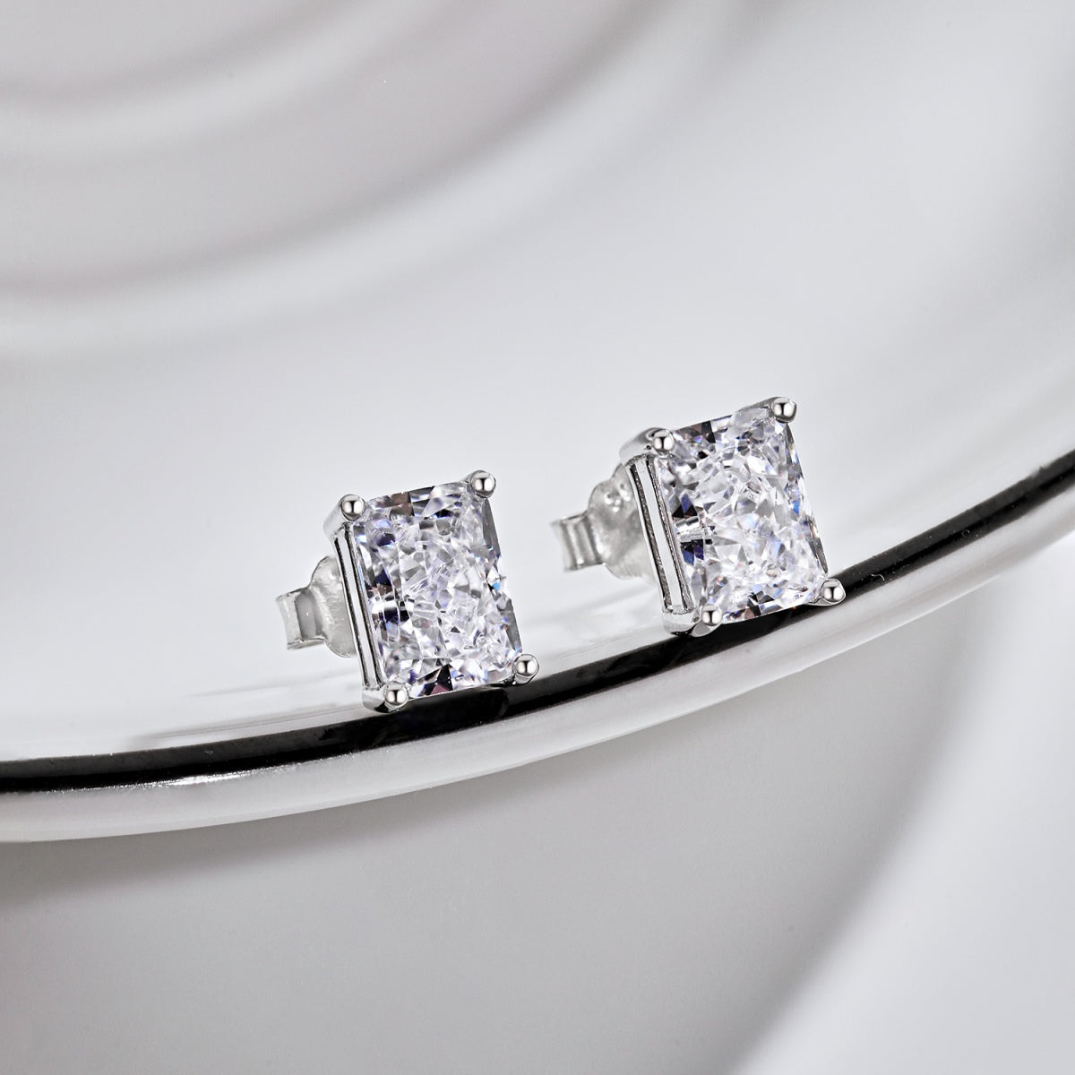 [Clara Jewels]Radiant Luxurious Princess Cut Daily Earrings