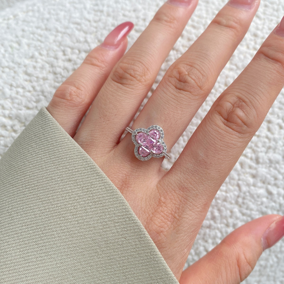 [Clara Jewels]Luxurious Eternity Flower Shape Banquet Ring