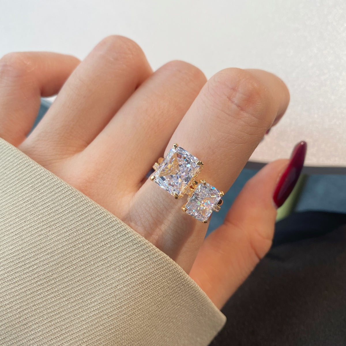 [Clara Jewels]4.0 Carat Ornate Enchanting Radiand Cut Banquet Ring
