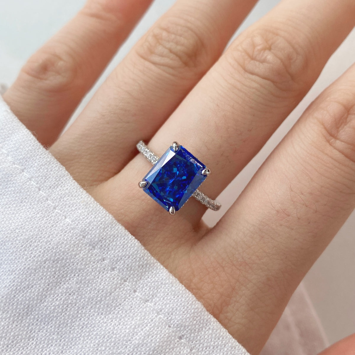 [Clara Jewels]4.0 Carat Luxurious Engagement Ring