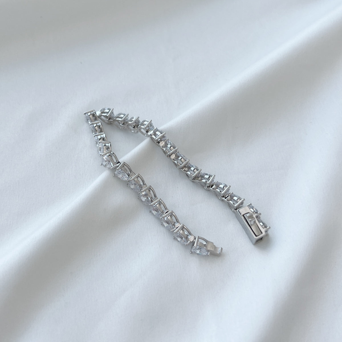 [Clara Jewels]0.75 Carat Elegant Romantic Heart Shape Lover Bracelet