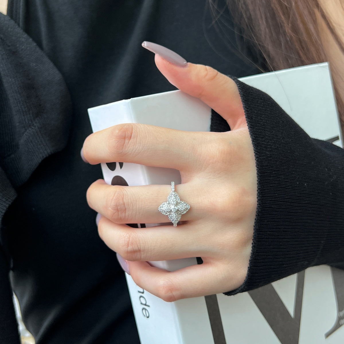 [Clara Jewels]Luxurious Colorful Flower Shape Banquet Ring