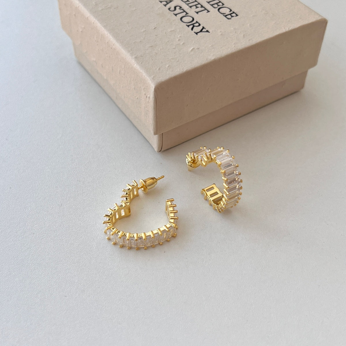 [Clara Jewels]Radiant Heart Cutout Earrings