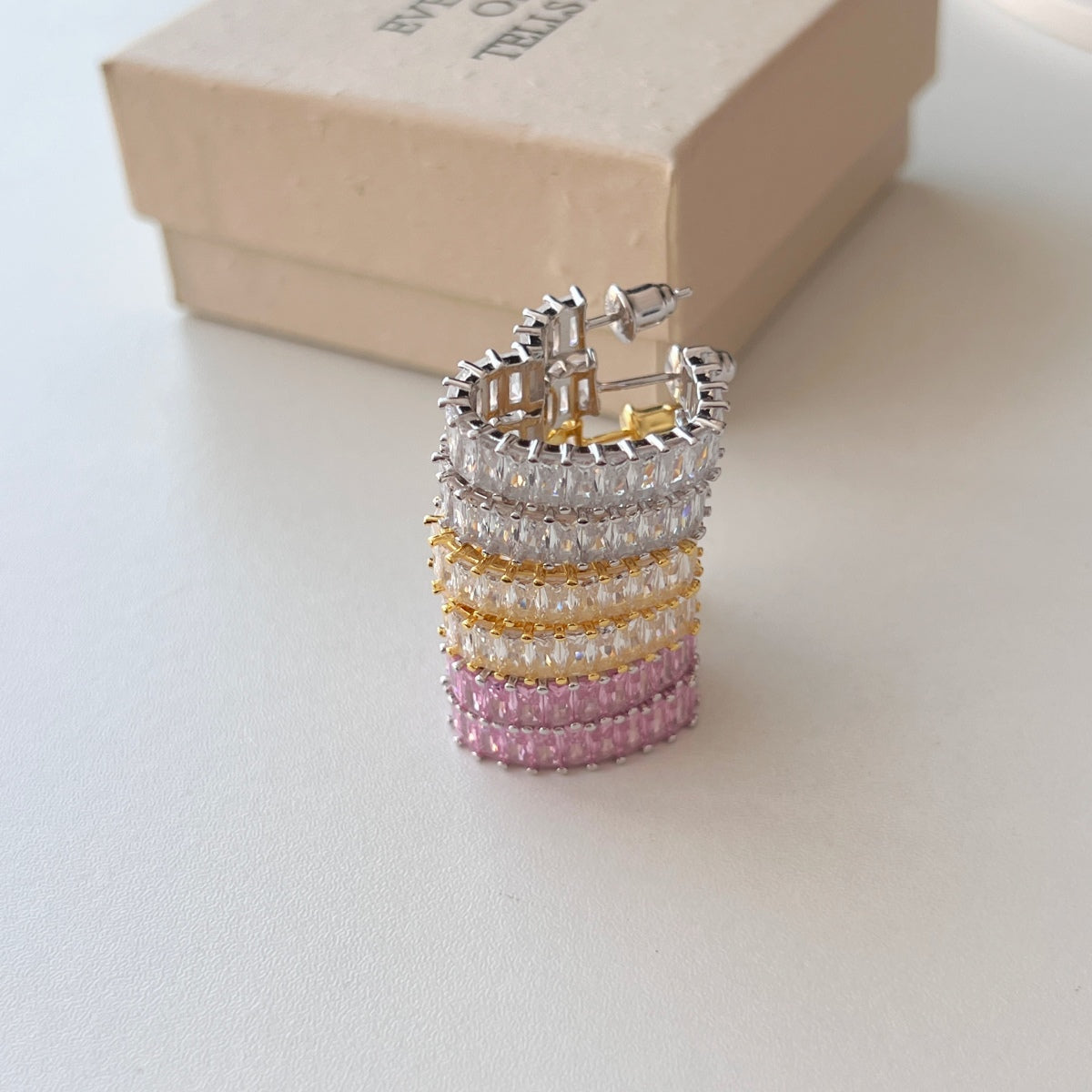 [Clara Jewels]Radiant Heart Cutout Earrings