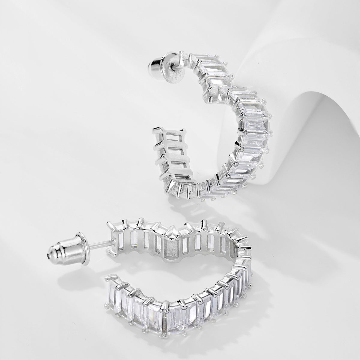 [Clara Jewels]Radiant Heart Cutout Earrings