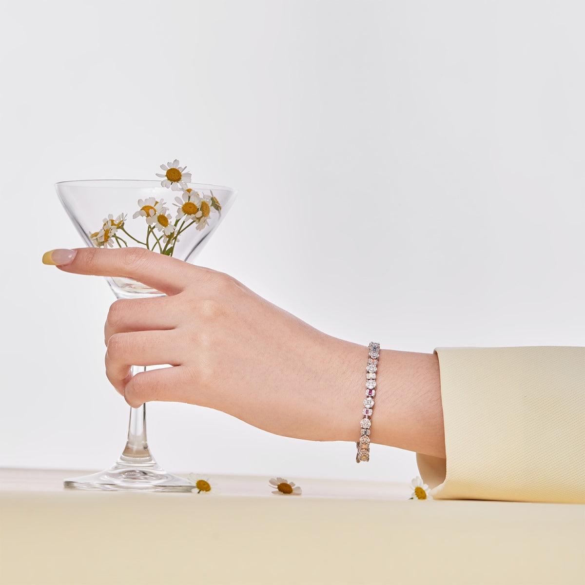 [Clara Jewels]Dazzling Radiant Multi Cut Daily Bracelet