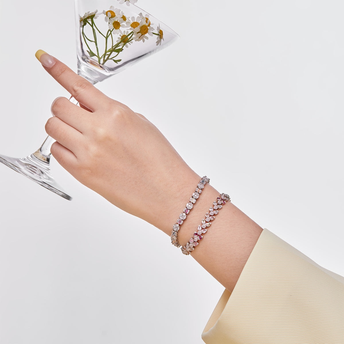 [Clara Jewels]Dazzling Radiant Multi Cut Daily Bracelet