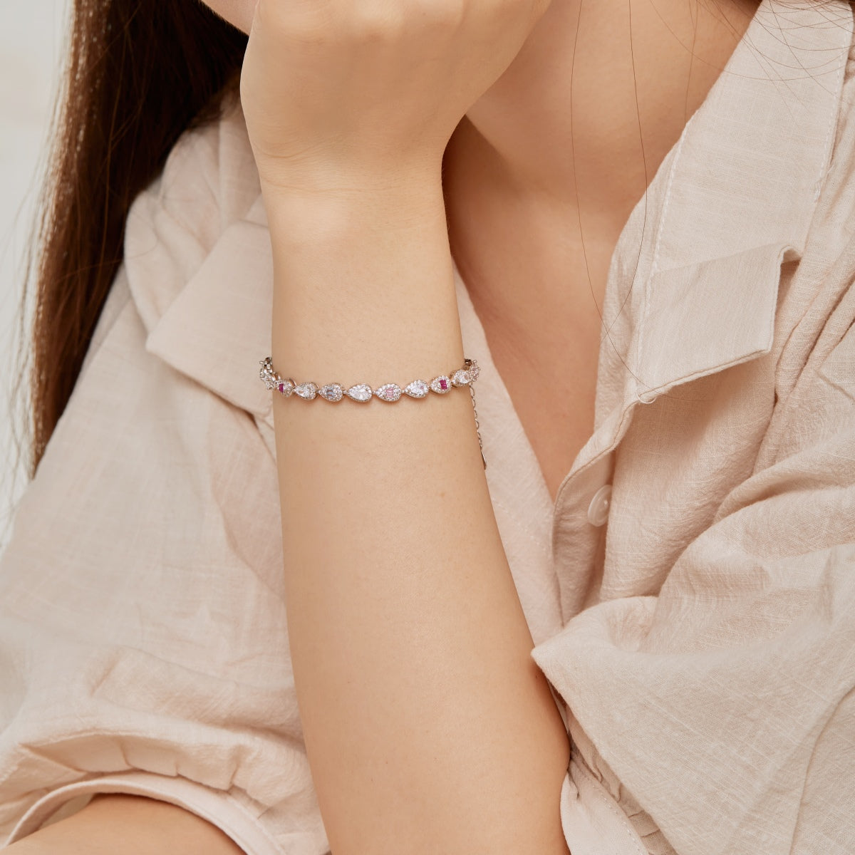 [Clara Jewels]0.25 Carat Radiant Water Drop Shape Daily Bracelet