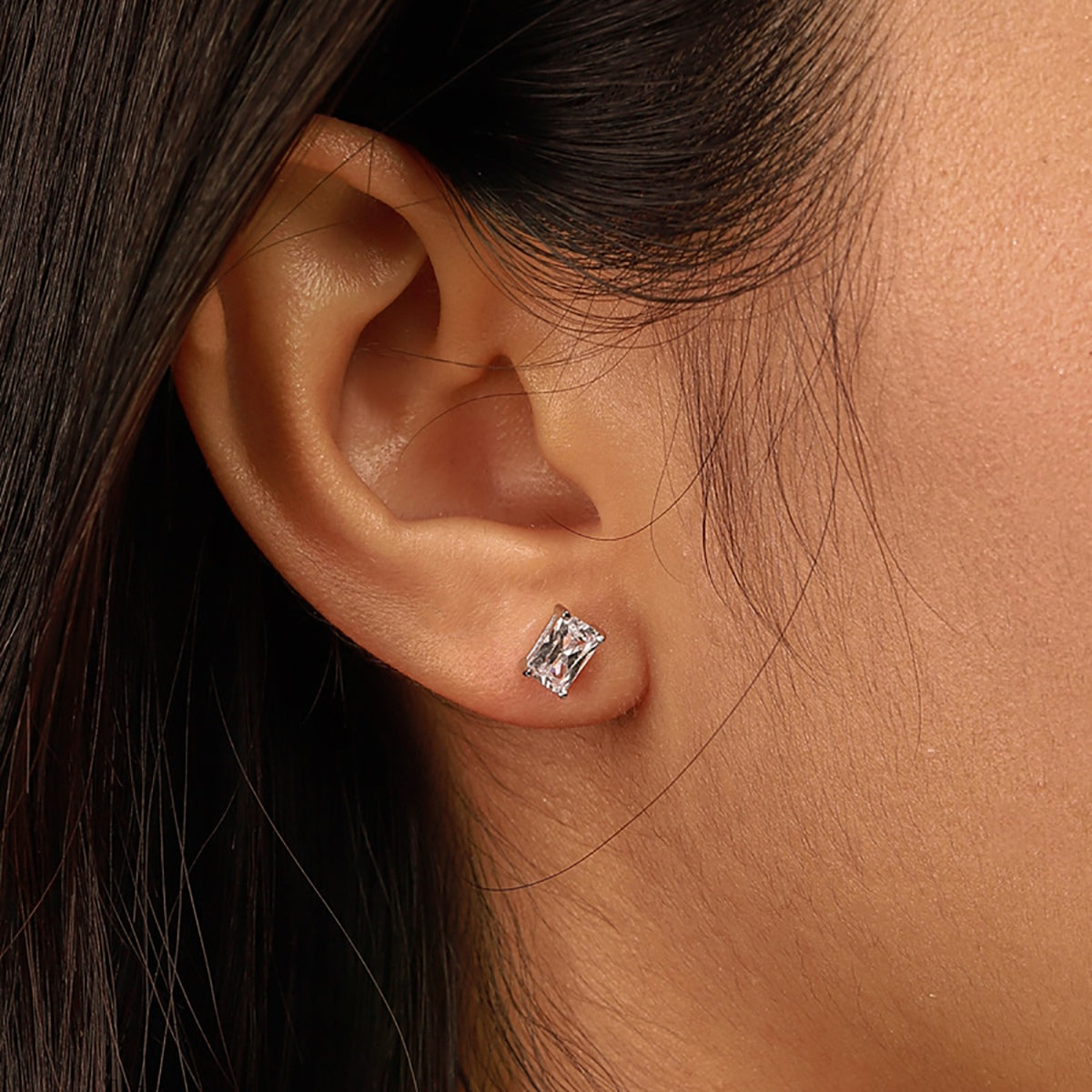 [Clara Jewels]Stylish Shiny Rectangular Center Stone Stud Earrings