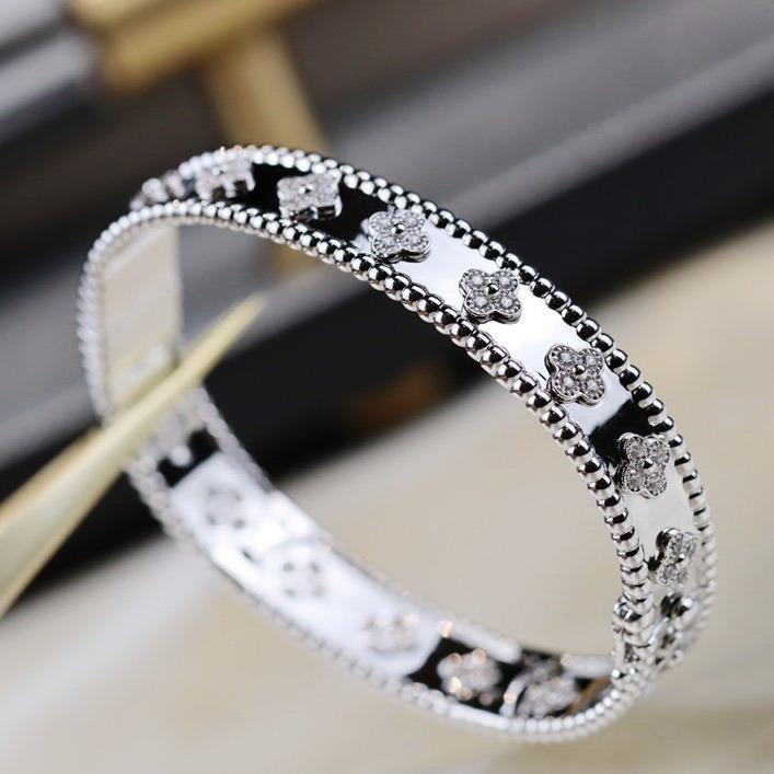 [Clara Jewels]CLOVER BRACELET 8MM DIAMONDS