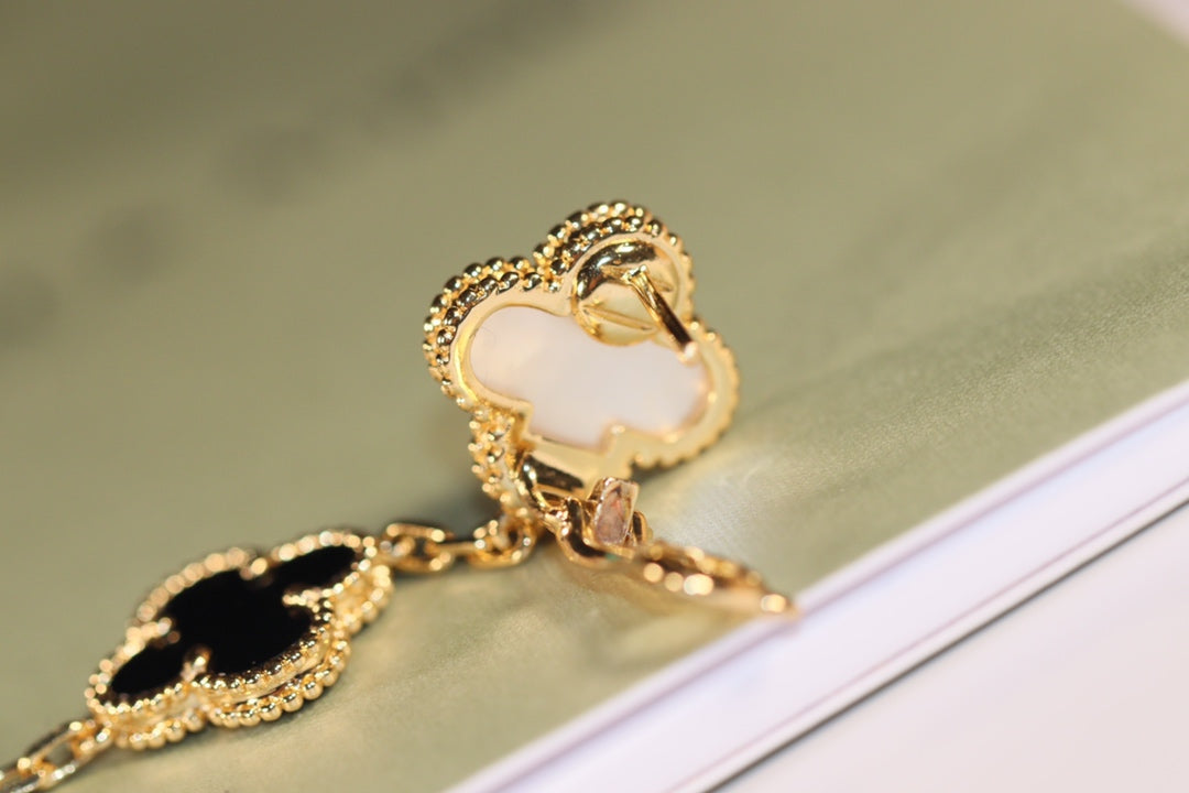 [Clara Jewels]CLOVER EARRINGS GOLD ONYX MOP 3 MOTIF
