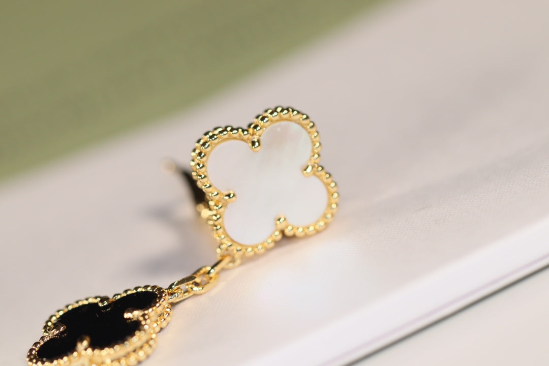[Clara Jewels]CLOVER EARRINGS GOLD ONYX MOP 3 MOTIF