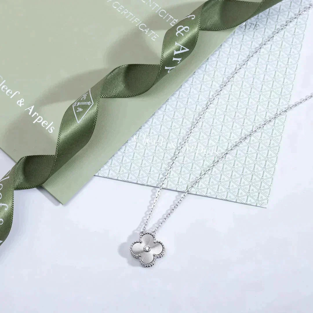 [Clara Jewels]CLOVER  15MM DIAMOND LASER NECKLACE SILVER