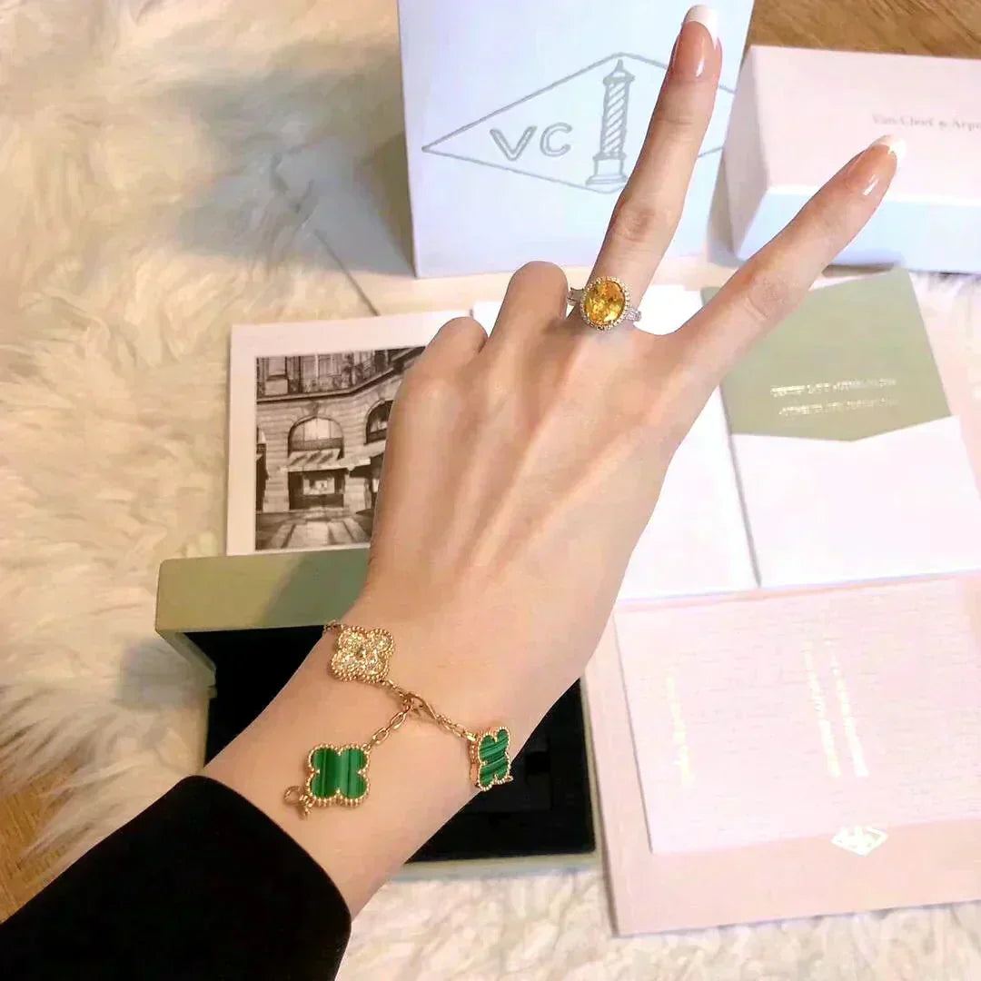 [Clara Jewels] CLOVER 5 MOTIF MALACHITE BRACELET COLLECTION