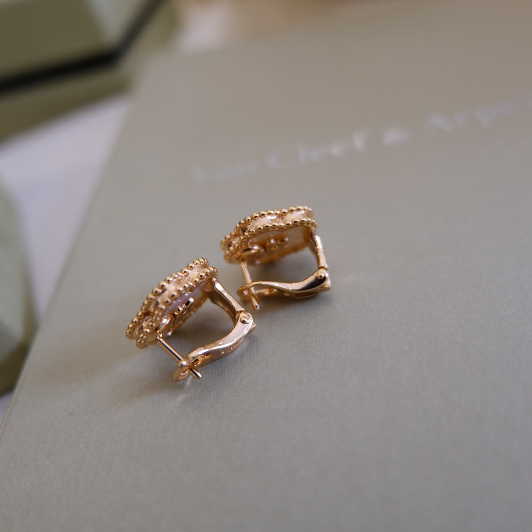 [Clara Jewels]LUCKY PINK GOLD WHITE MOP EARRINGS