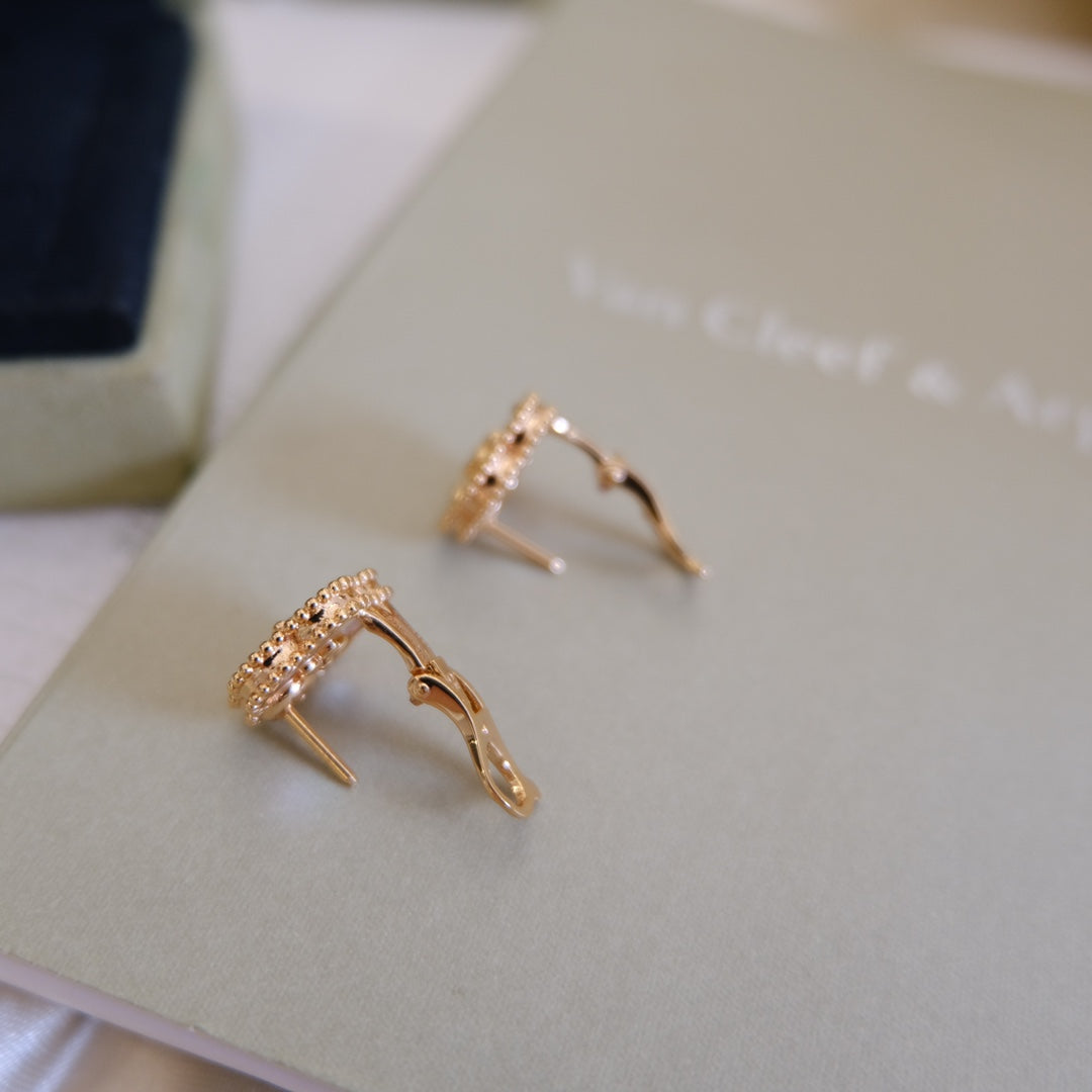[Clara Jewels]LUCKY PINK GOLD WHITE MOP EARRINGS