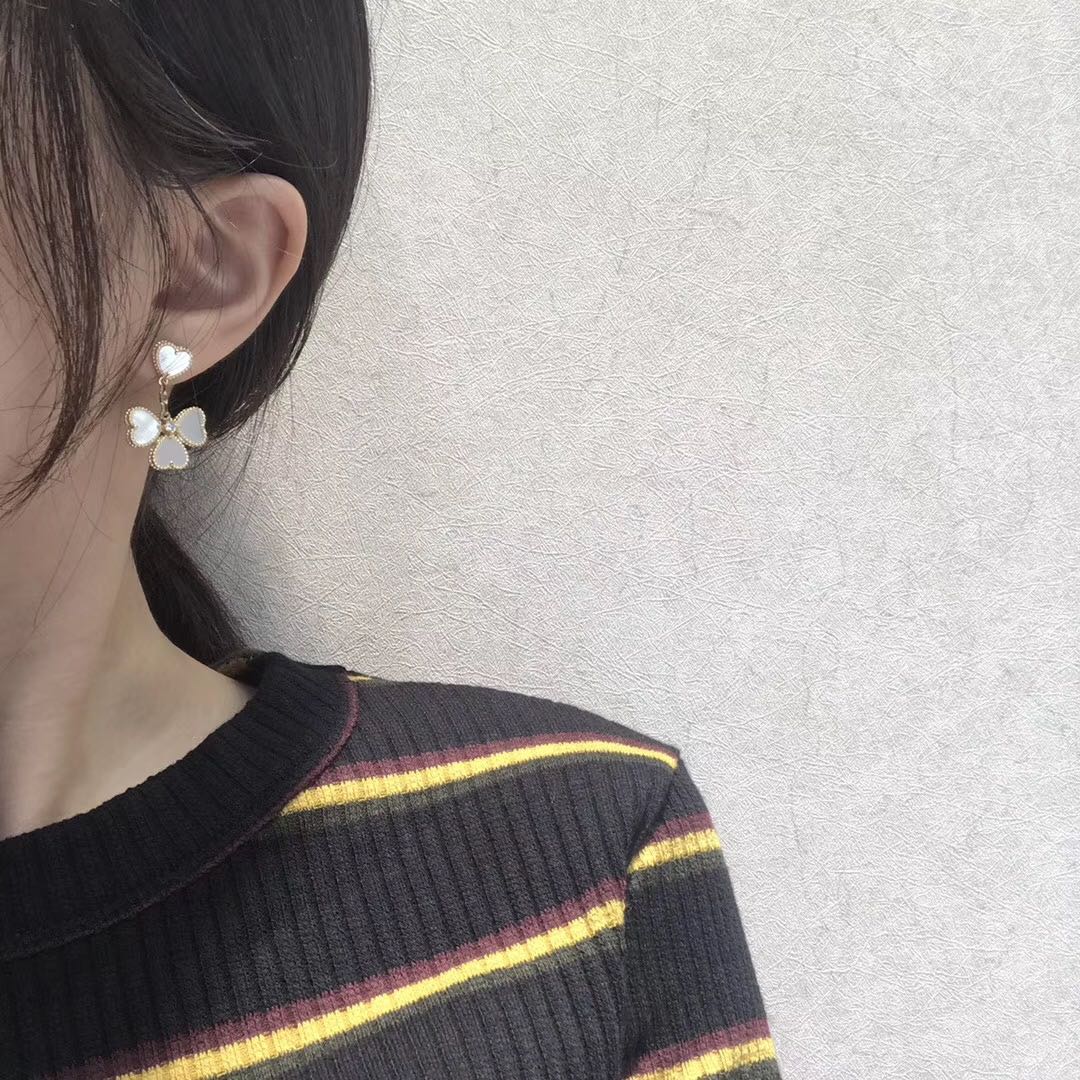 [Clara Jewels]CLOVER SWEET WHITE MOP EARRINGS