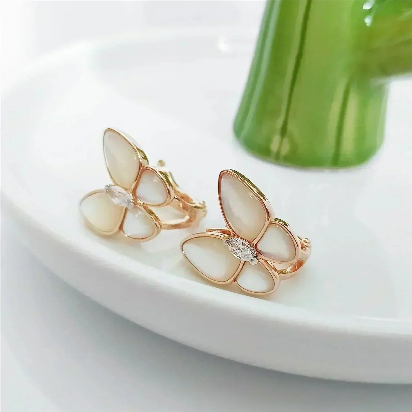 [Clara Jewels]BUTTERFLY MOP DIAMOND EARRINGS