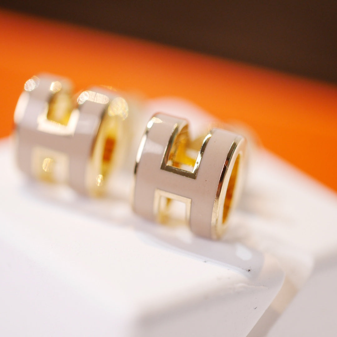[Clara Jewels]MINI POP H GOLD EARRINGS GREY