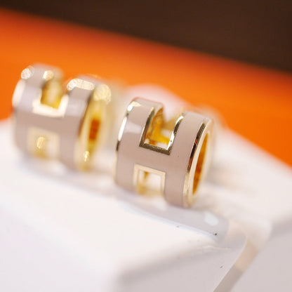 [Clara Jewels]MINI POP H GOLD EARRINGS GREY