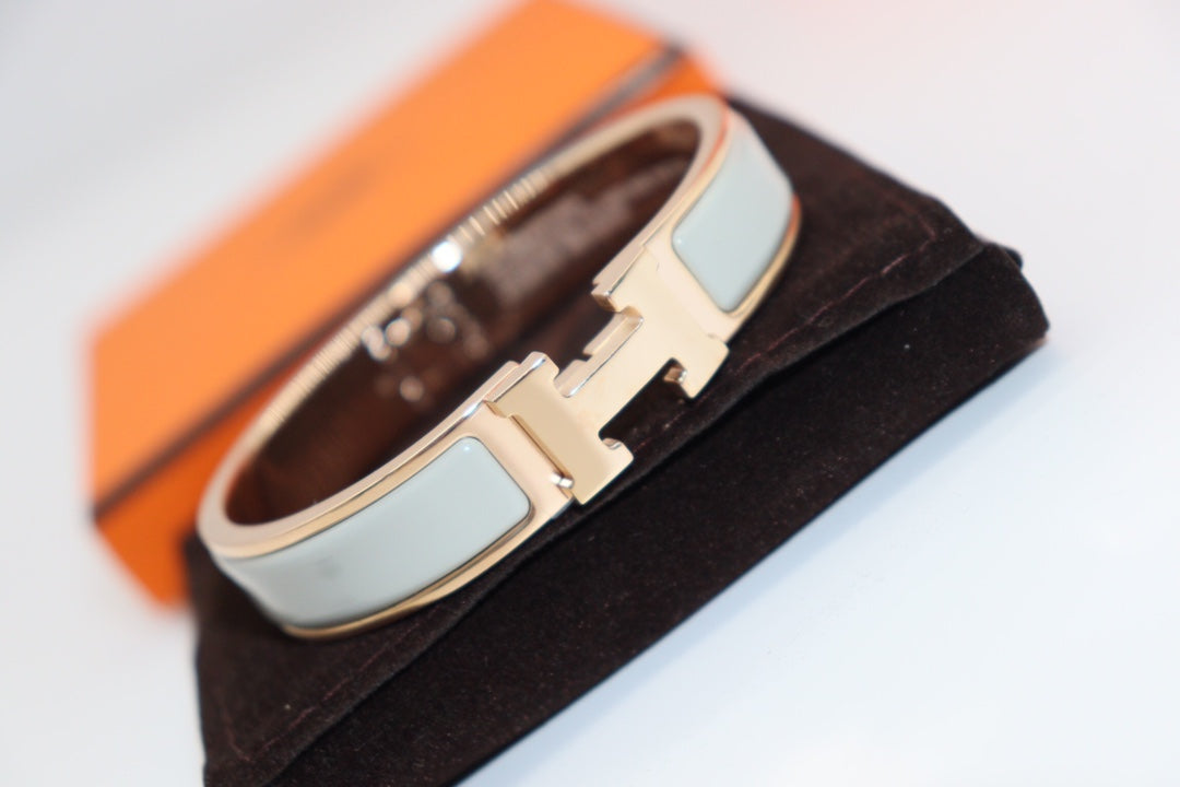 [Clara Jewels]H LIGHT BLUE BRACELET