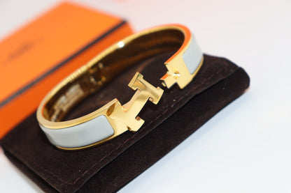[Clara Jewels]H LIGHT BLUE BRACELET