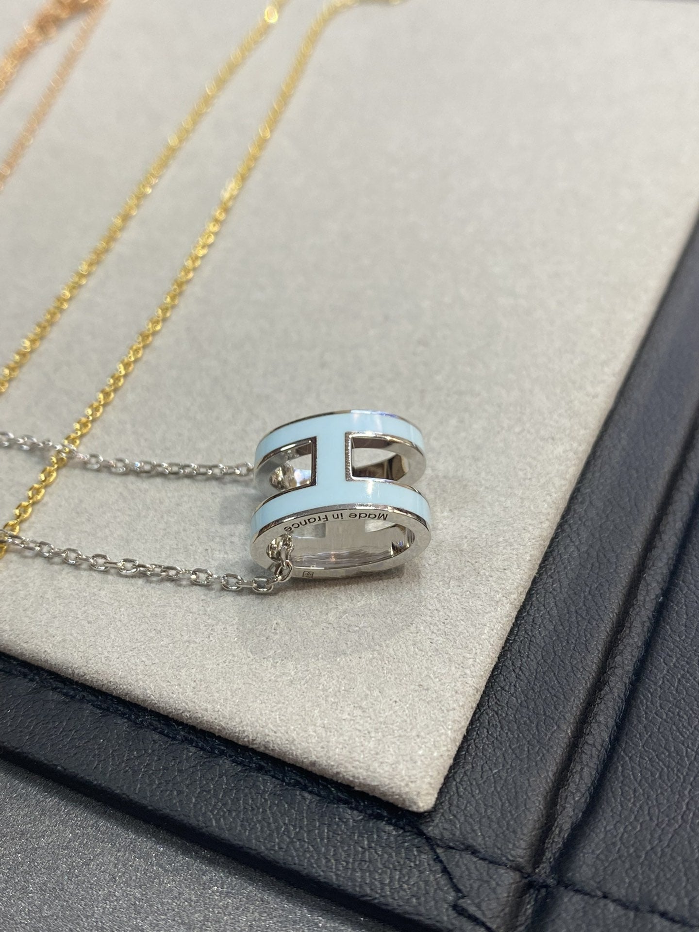 [Clara Jewels]POP H LIGHT BLUE NECKLACE