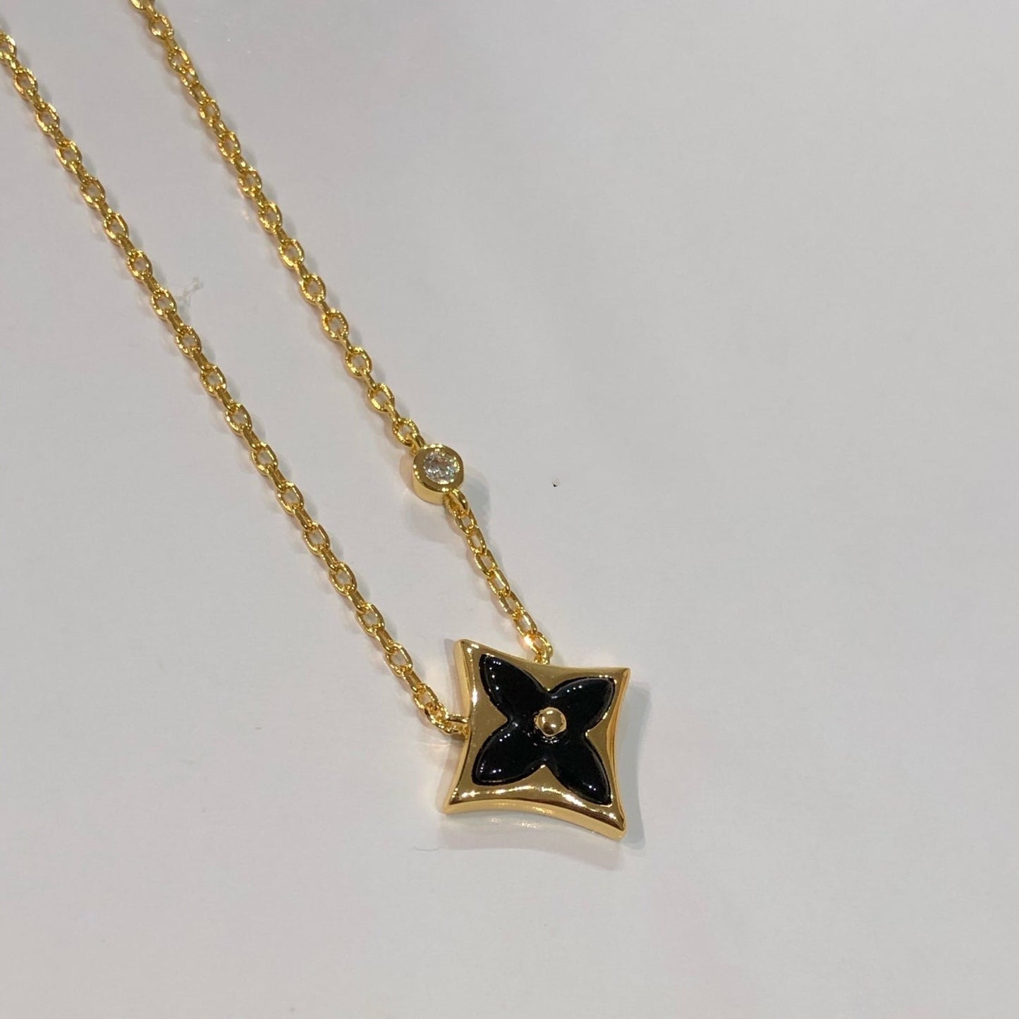 [Clara Jewels]STAR BLACK MOP NECKLACE