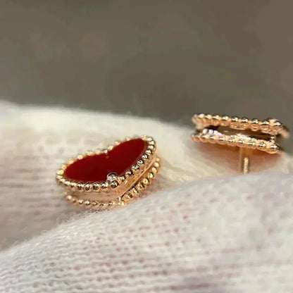 [Clara Jewels]HEART CARNELIAN STUD EARRINGS