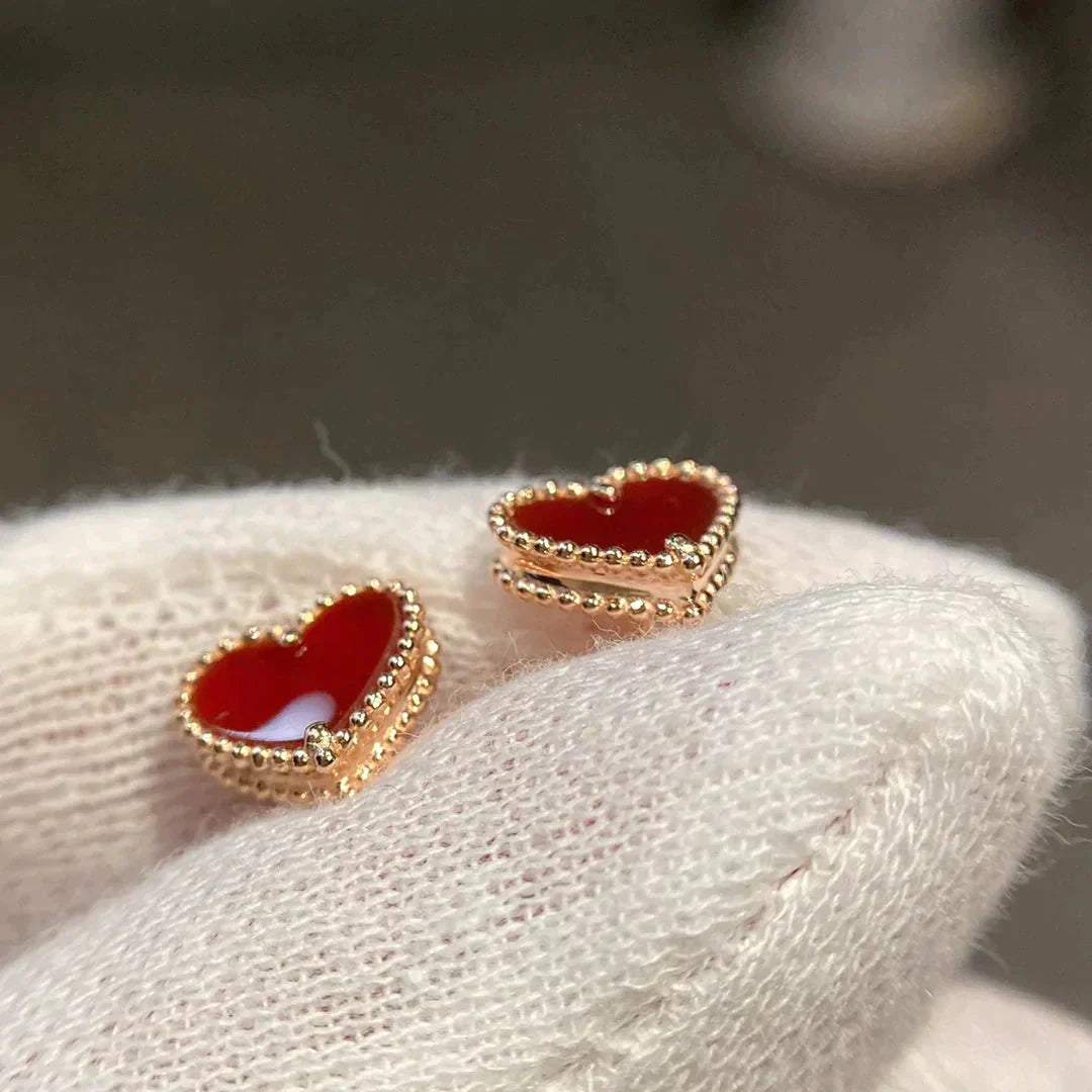 [Clara Jewels]HEART CARNELIAN STUD EARRINGS