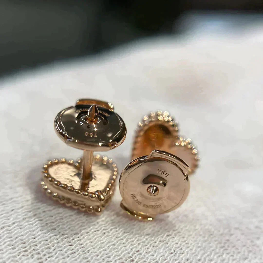 [Clara Jewels]HEART CARNELIAN STUD EARRINGS