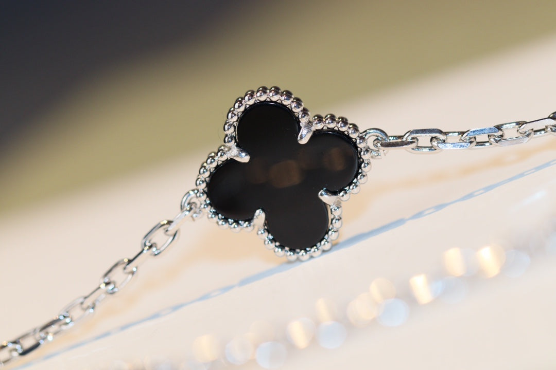 [Clara Jewels]CLOVER 20 MOTIFS ONYX DIAMOND SILVER