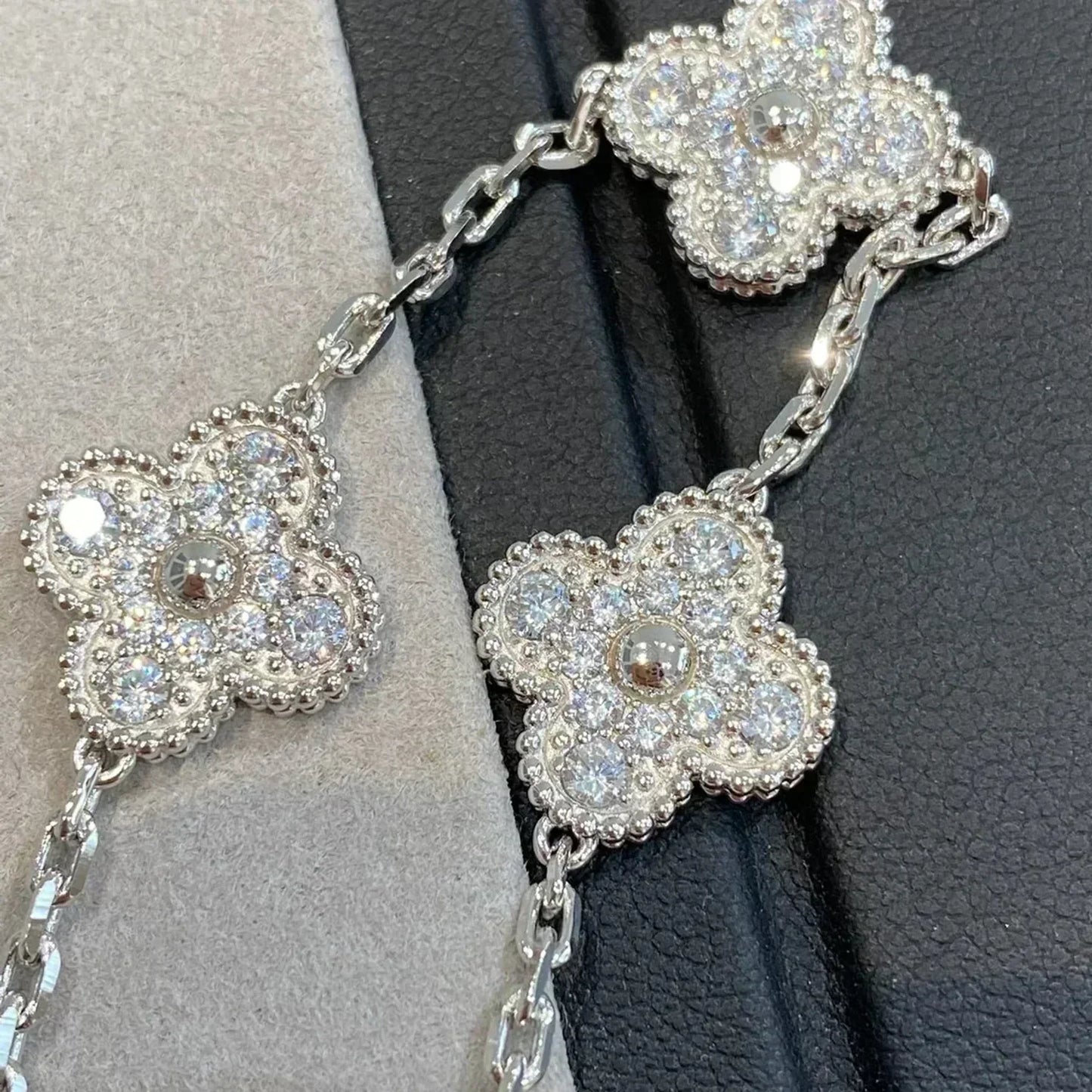 [Clara Jewels] CLOVER 5 MOTIF FULL DIAMOND BRACELET COLLECTION