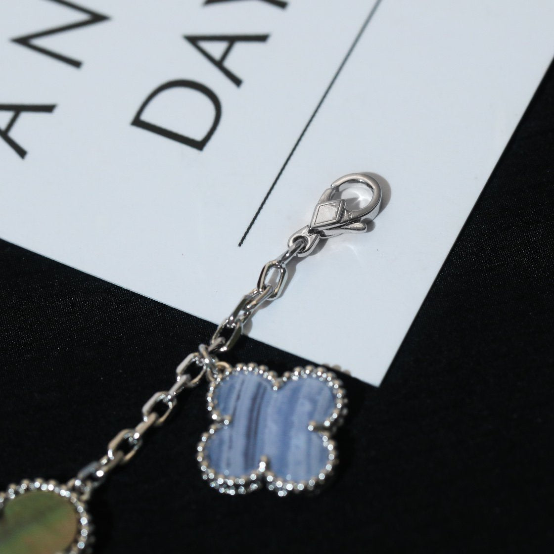 [Clara Jewels]CLOVER BRACELET 5 MOTIFS MOP CHALCEDONY SILVER