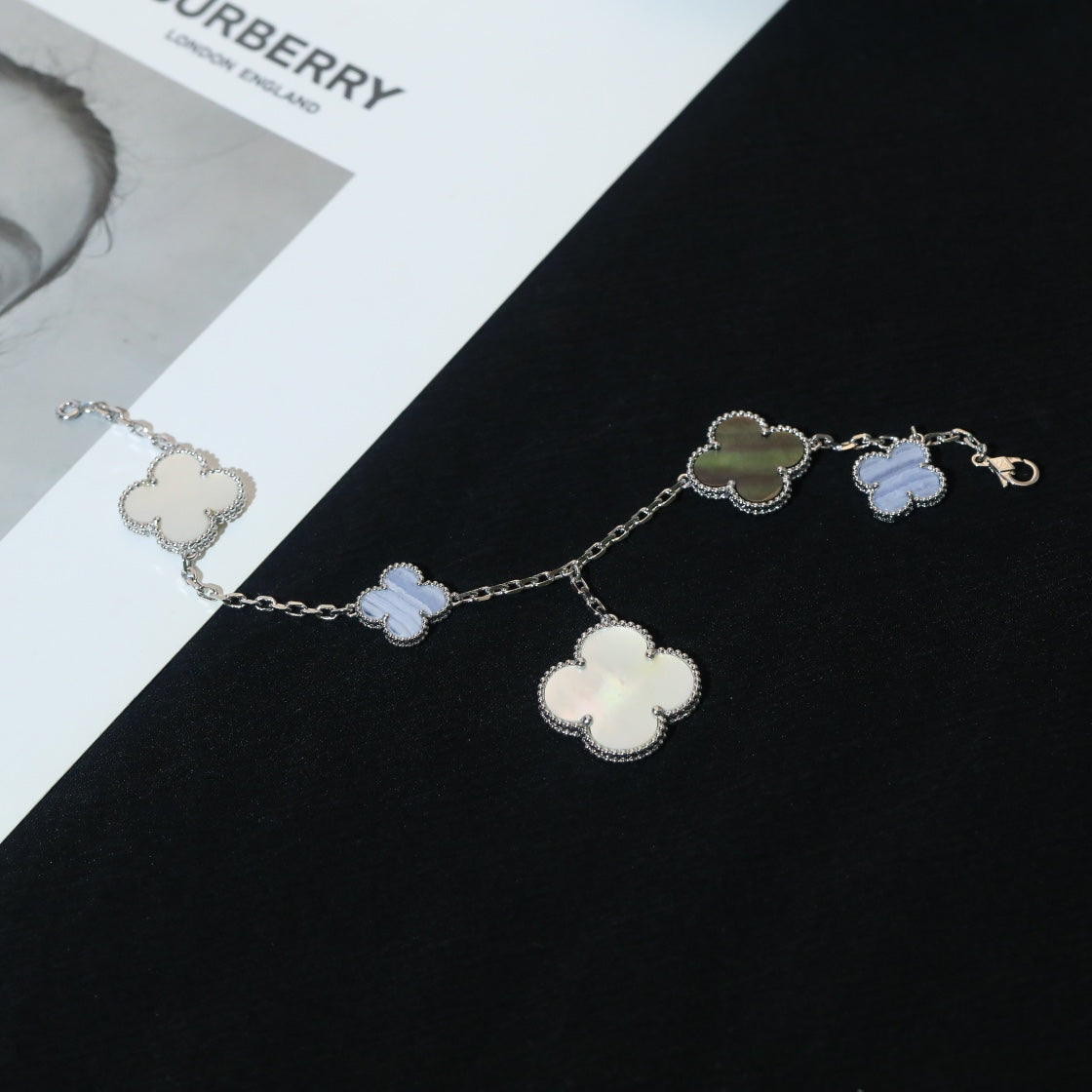 [Clara Jewels]CLOVER BRACELET 5 MOTIFS MOP CHALCEDONY SILVER
