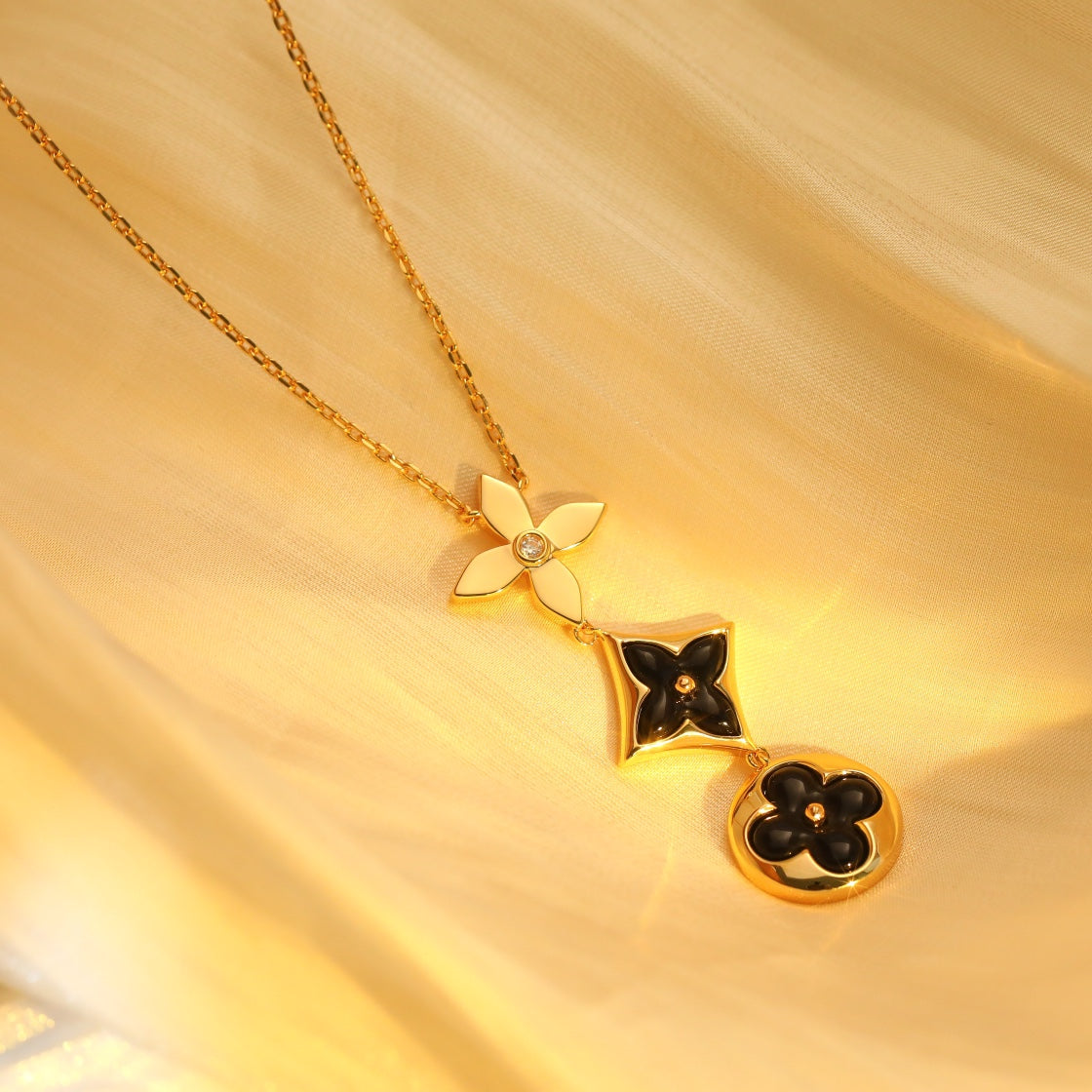 [Clara Jewels]STAR AND SUN ONYX PINK GOLD NECKLACE