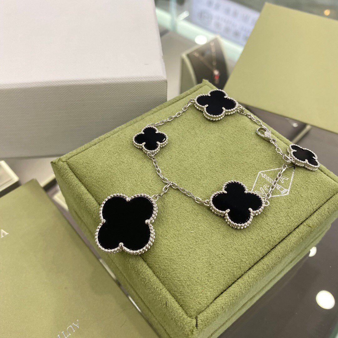 [Clara Jewels]CLOVER 5 MOTIFS SIVLER ONYX BRACELET