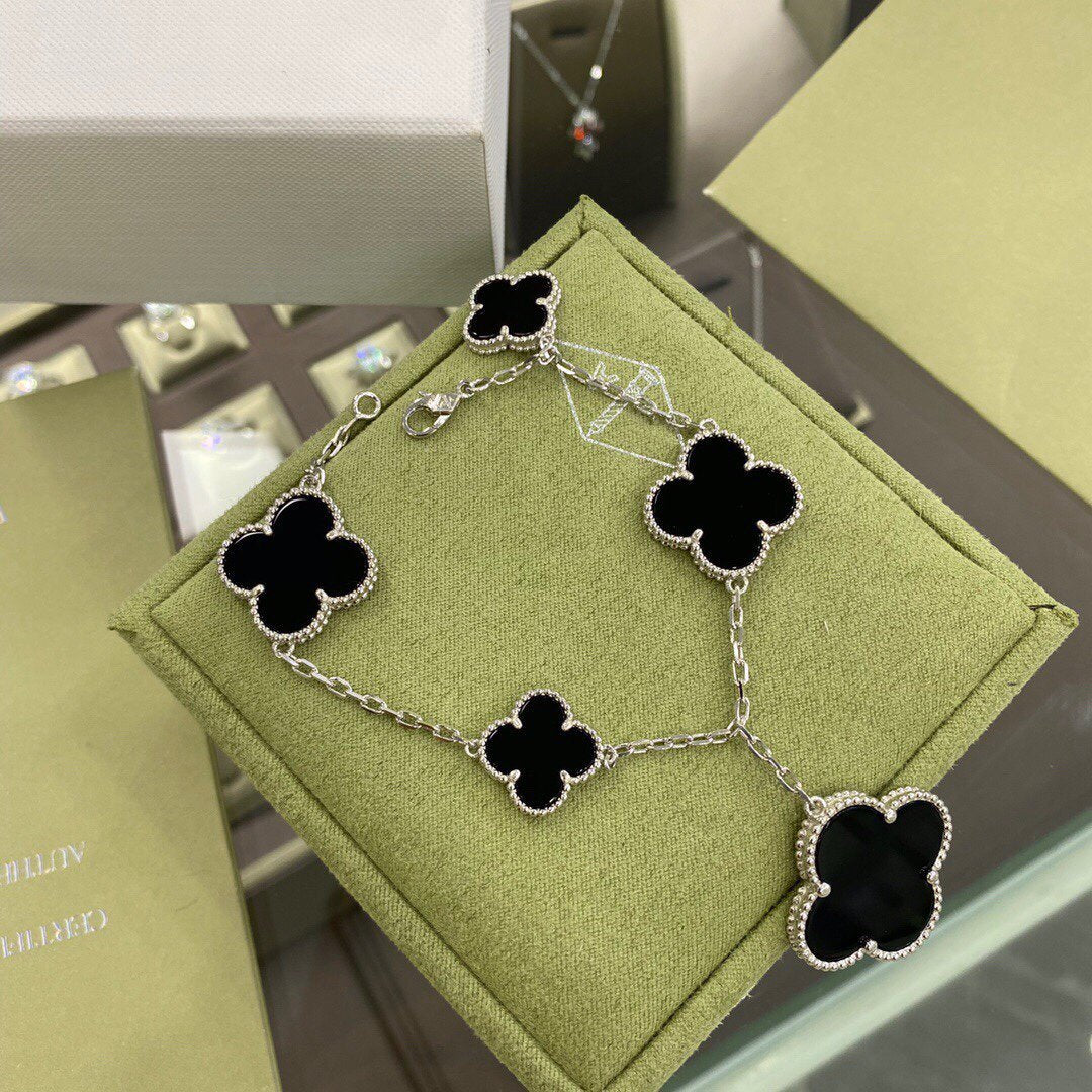 [Clara Jewels]CLOVER 5 MOTIFS SIVLER ONYX BRACELET