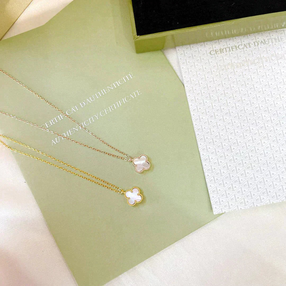 [Clara Jewels]CLOVER MINI 9.5MM WHITE MOTHER-OF-PEARL NECKLACE