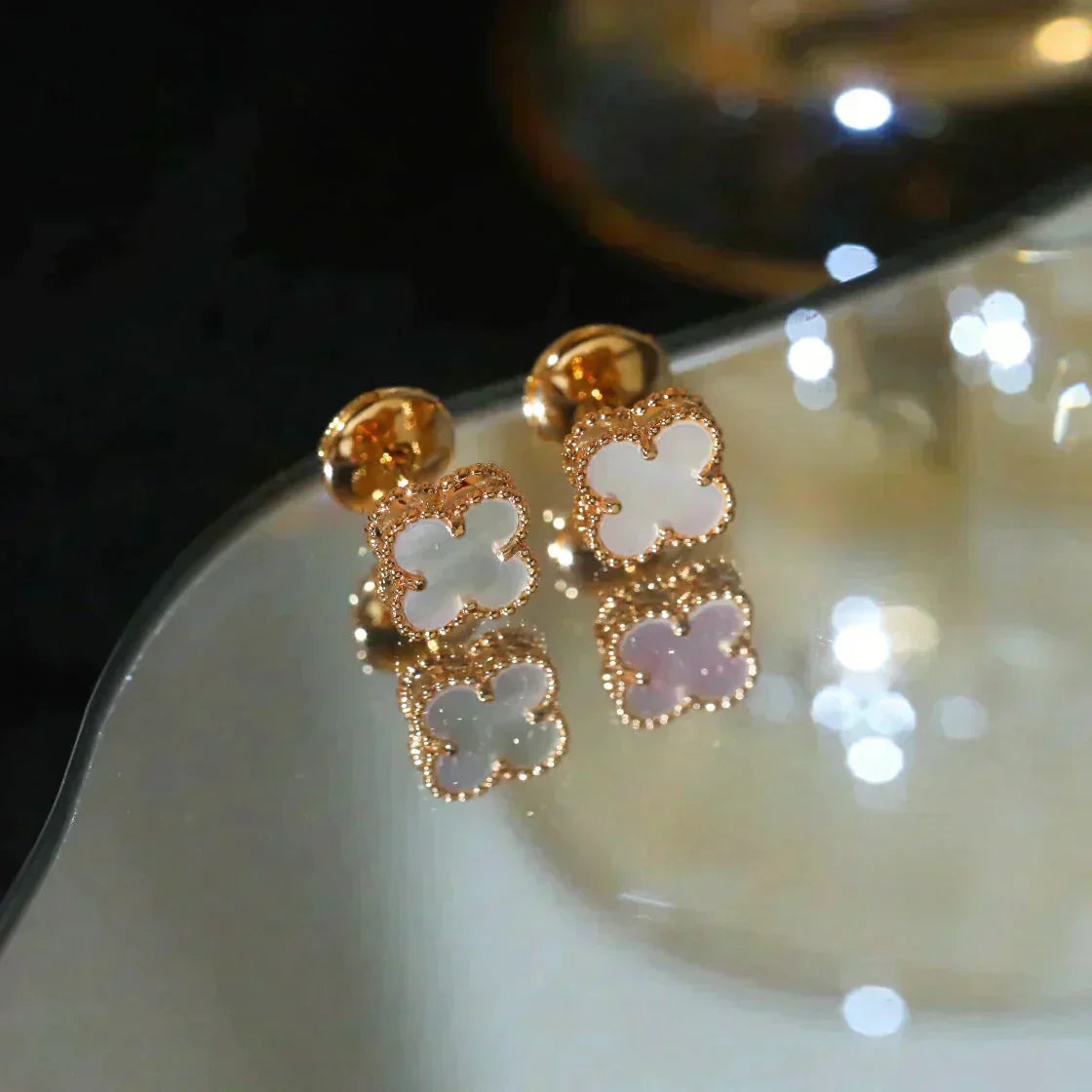 [Clara Jewels]CLOVER MINI 9.5MM WHITE MOP EARRINGS