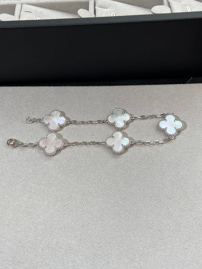 [Clara Jewels]CLOVER WHITE PEARL MOP 5 MOTIF BRACELET COLLECTION