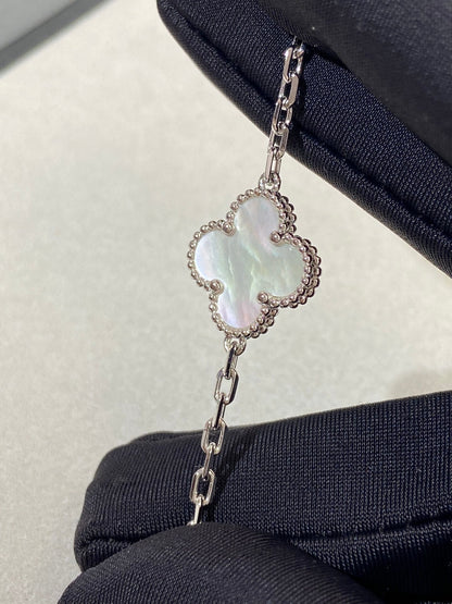 [Clara Jewels]CLOVER WHITE PEARL MOP 5 MOTIF BRACELET COLLECTION