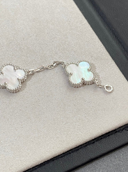 [Clara Jewels]CLOVER WHITE PEARL MOP 5 MOTIF BRACELET COLLECTION